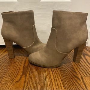NWOT | Women’s Tan Ankle Booties